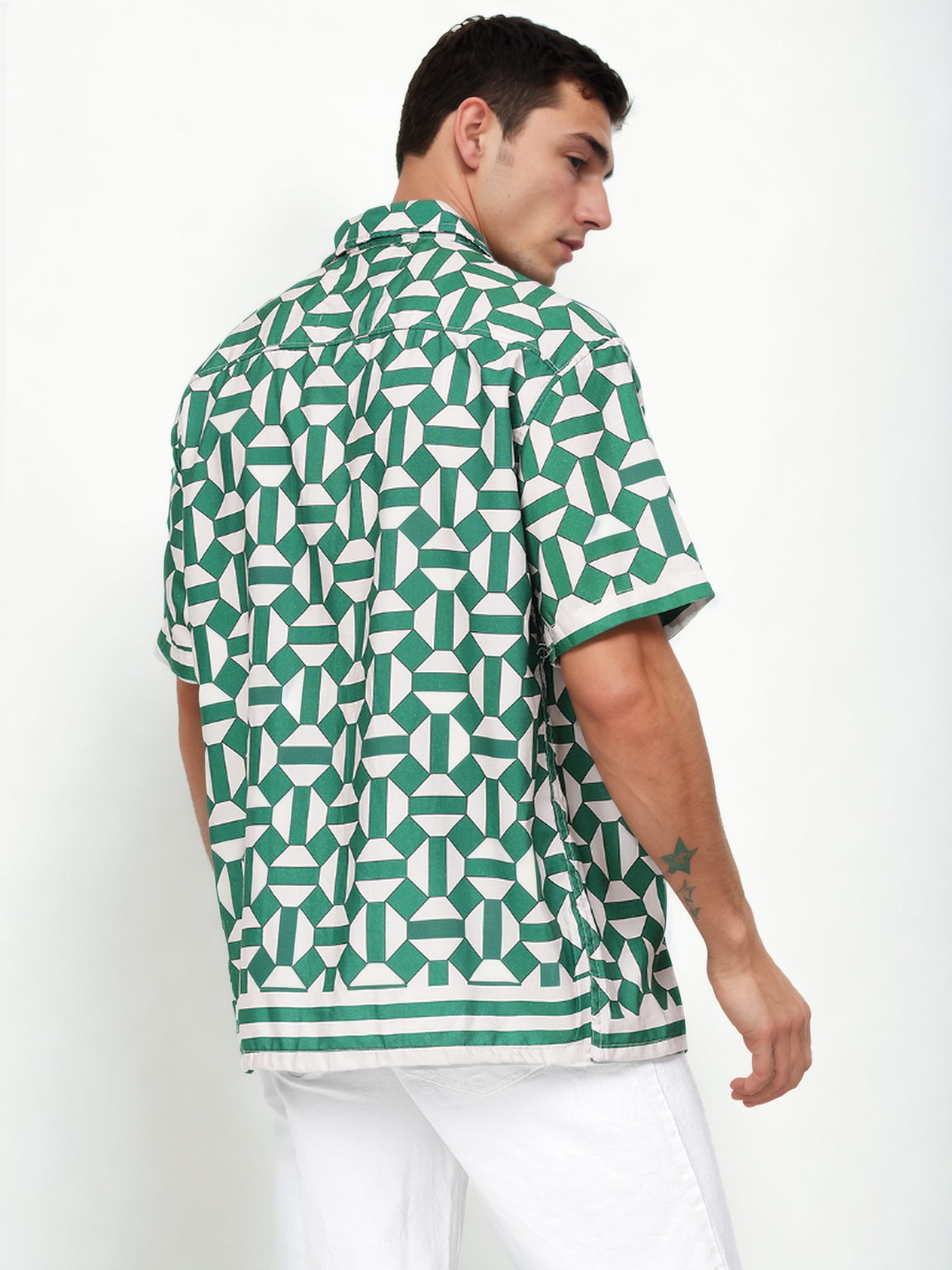 Hemsters Geometric Print Green & Off White color Half Sleeve Relaxed Shirt For Mens