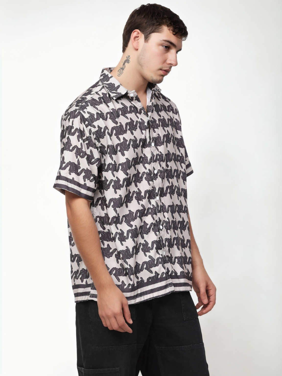 Hemsters Regular Black & White Printed Short Sleeves Shirt