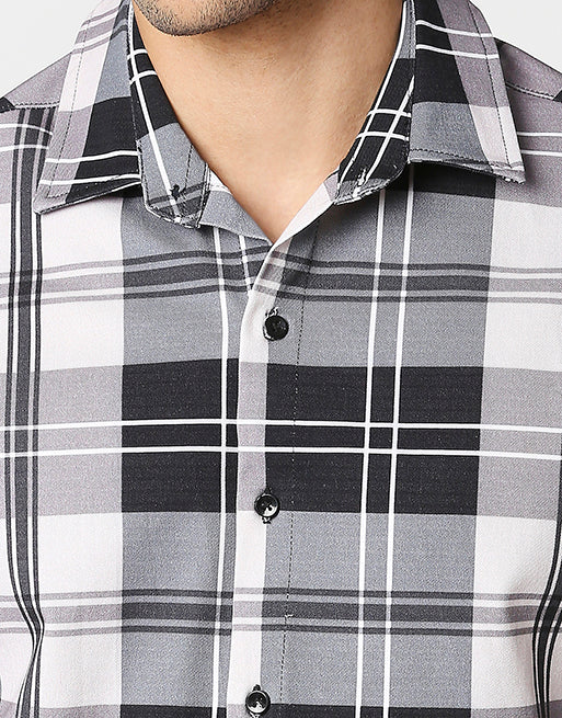 Hemsters Cream Checkered Relaxed Fit Half Sleeve Shirt For Men