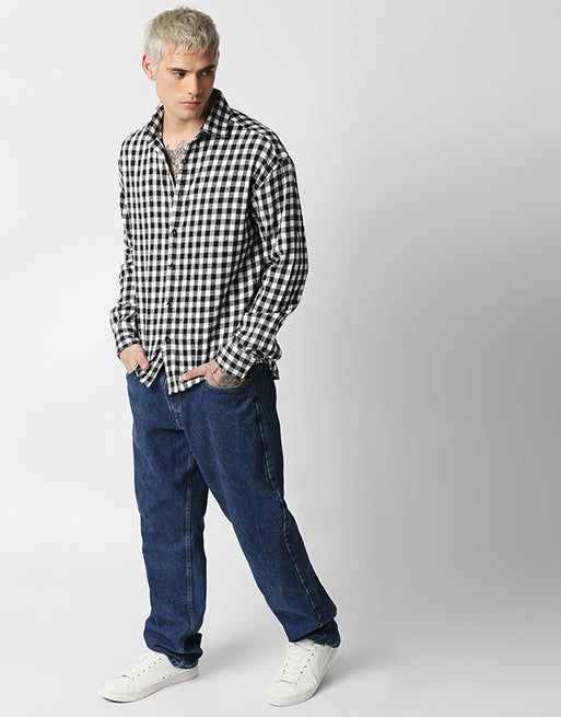Hemsters White And Black Relaxed Fit Checkered Shirt