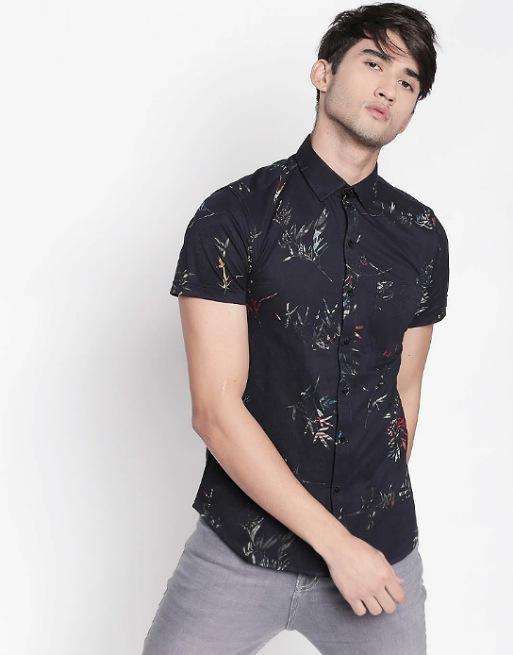 Blue half-sleeve floral printed shirt for men